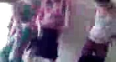 sex emifukada không che Mulatto phim sex18+ cưỡi gà của bạn bè và đi tiểu.